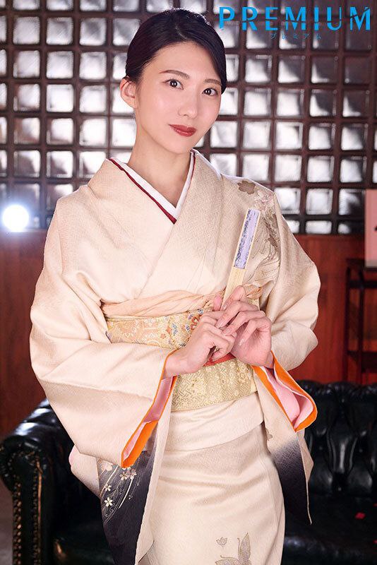 闪亮三姐妹全程露脸一起干大哥，年轻貌美无毛逼性感纹身娇嫩的小奶子，轮番上位激情草大哥，浪叫呻吟不止